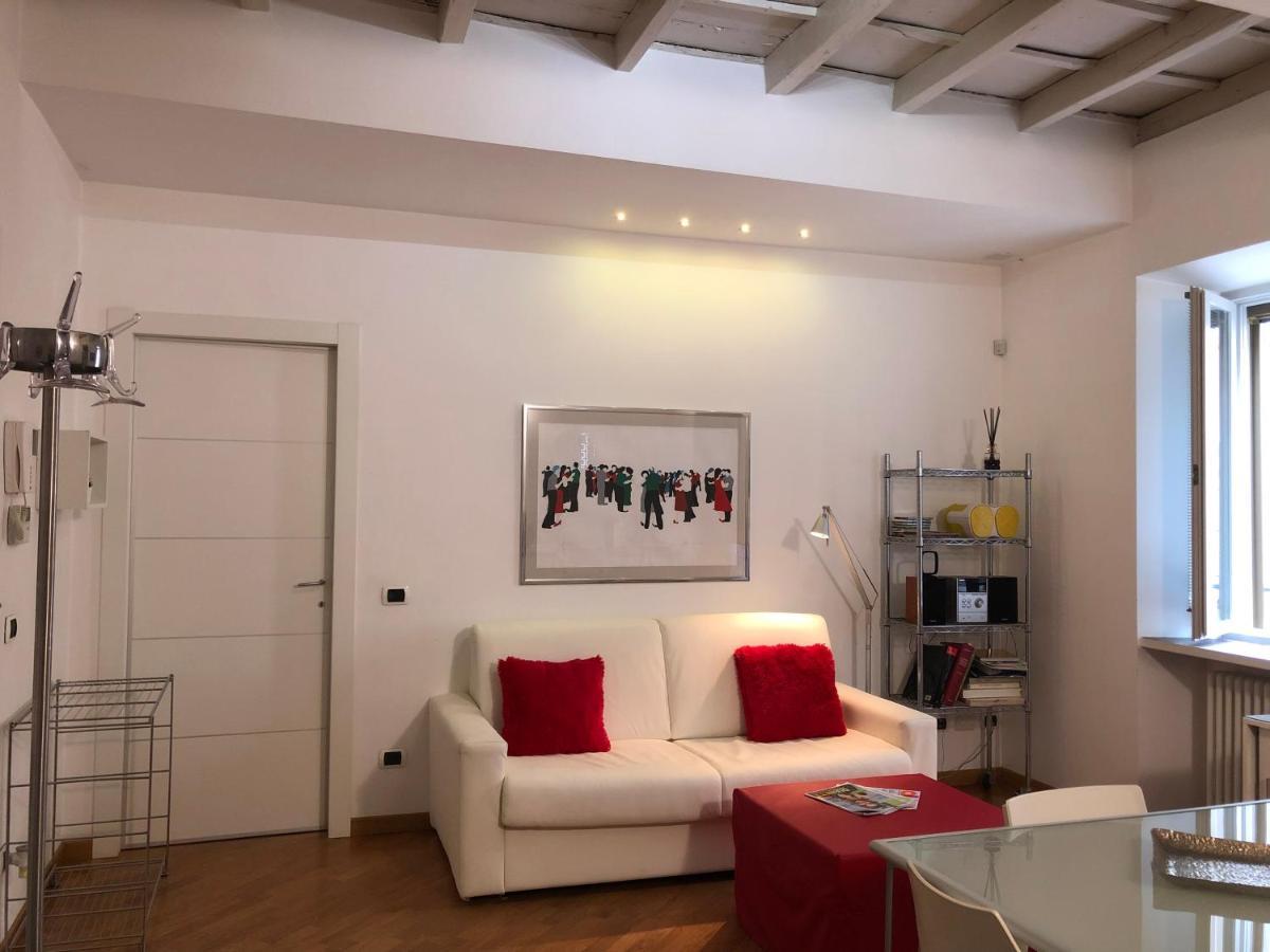 Emma Home Adiacente Alla Piazza Ducale 维杰瓦诺 外观 照片